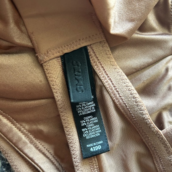 NWT SKIMS Stretch Satin Unlined Underwire Bra - Picture 5 of 7